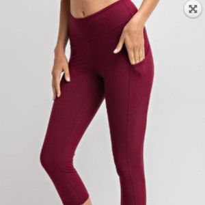 Super Soft Pocketed Capri Leggings Wine Tone